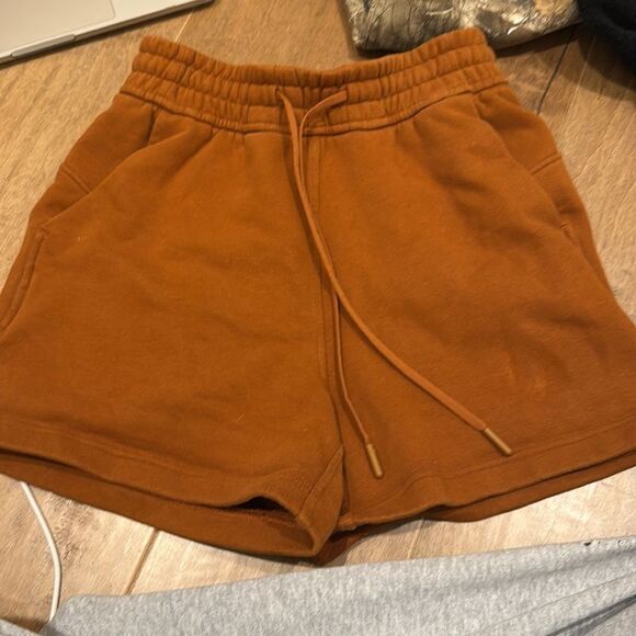 Lululemon Loungeful High-Rise Short 4" - Picture 3 of 4